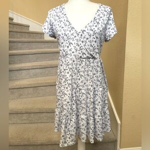 Hollister Blue Floral Dress With Short Sleeves-Size L